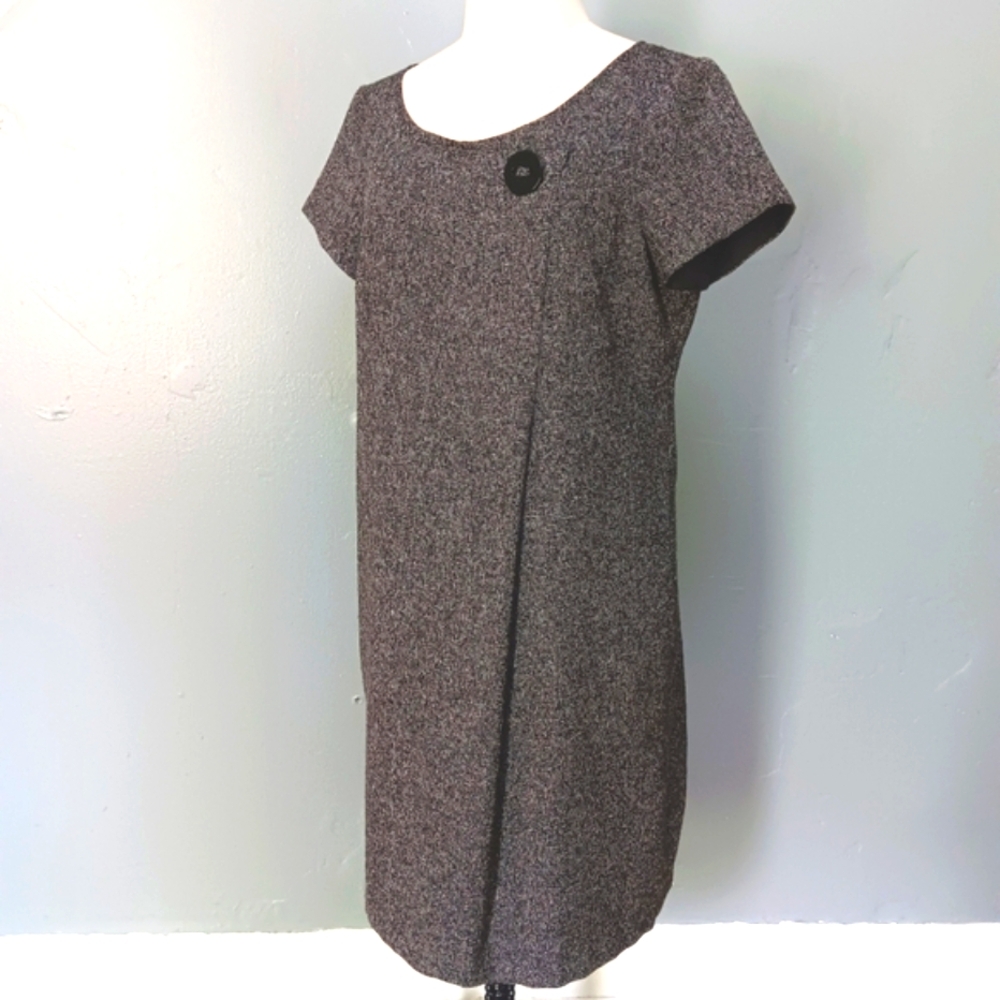 Vintage Mod shift dress w large button detail. Robbie Bee Signature. Size 12.